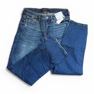 NWT Mid Rise Aero Jeans